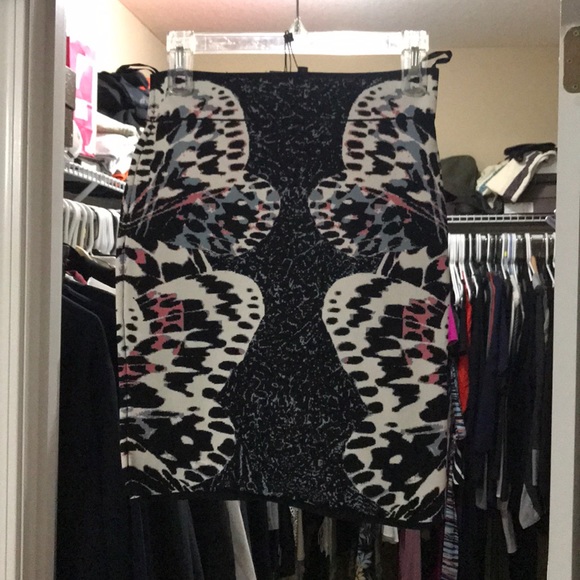 BCBG SKIRT - Picture 1 of 5